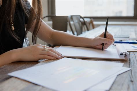 OKRs vs. SMART Goals: How They Differ and When to Use Each.